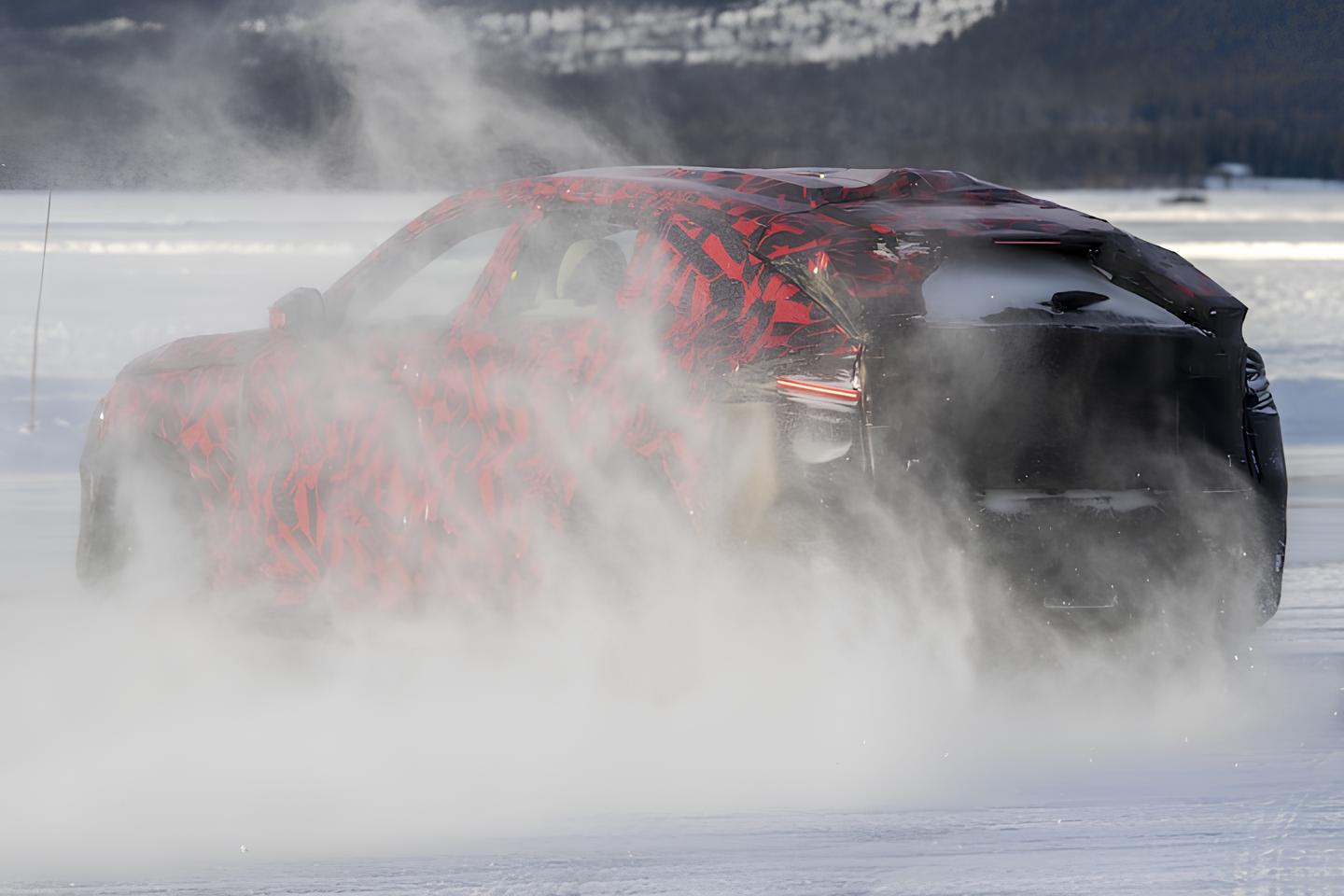 Test Nuova Alfa Romeo Stelvio 2025