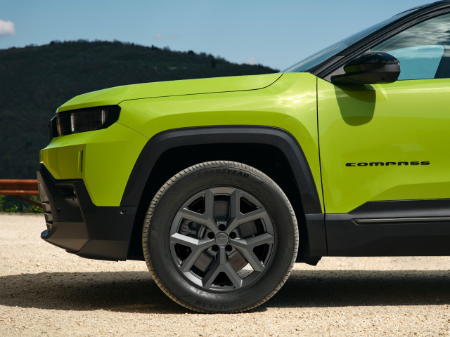 JEEP-COMPASS-J4U-MHEV-MY26-640x480-18-ALLOY-WHEELS